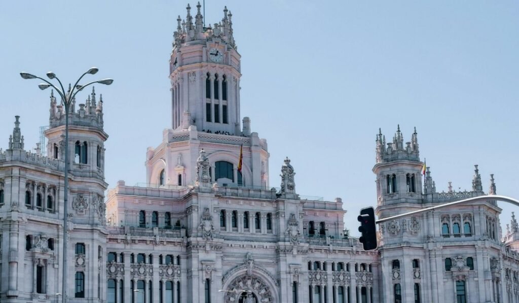 Plaza de Cibeles, Madrid image
