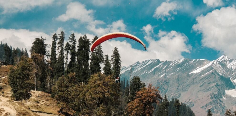 Manali paragliding image